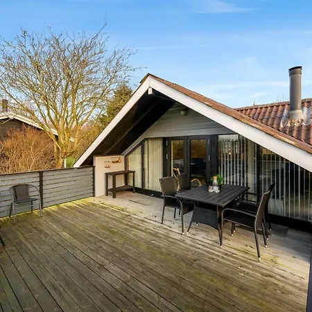 Tjana - 6km From The Sea By Interhome *