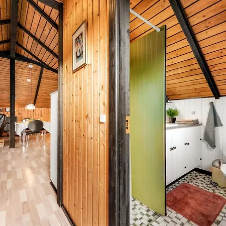 Tjana - 6km From The Sea By Interhome *