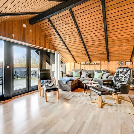 Tjana - 6km From The Sea By Interhome *