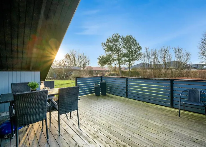 Tjana - 6km From The Sea By Interhome